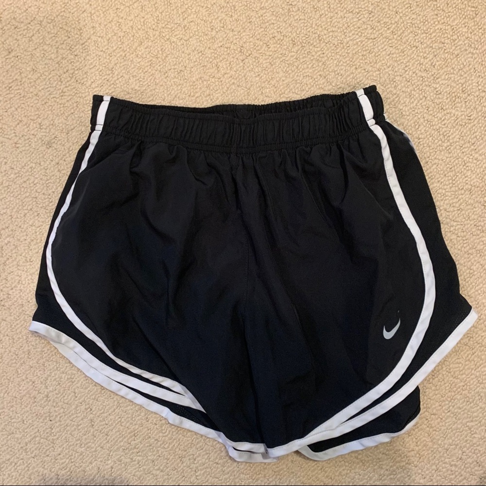 nike women’s running shorts